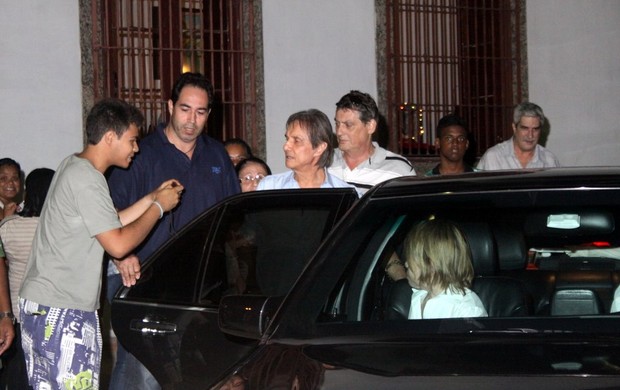 Roberto Carlos visita igreja no Rio (Foto: Eliane Santos/EGO)
