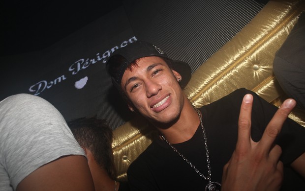 Neymar em Jurerê Internacional (Foto: Cassiano Souza e Marcelo Schmoeller/Divulgação)