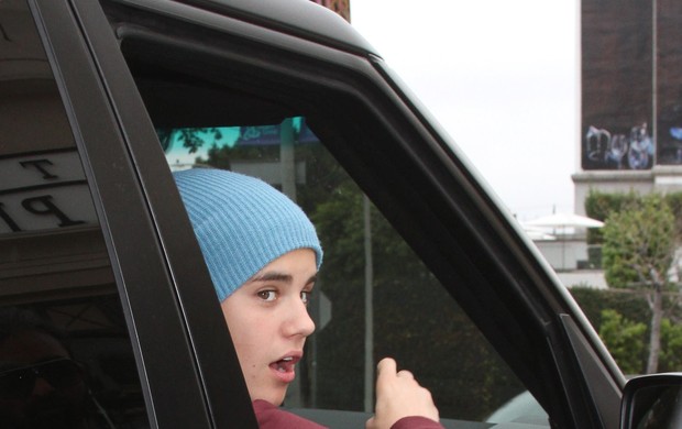 Justin Bieber visita Selena Gomez no Hospital (Foto: X17/ Agência)