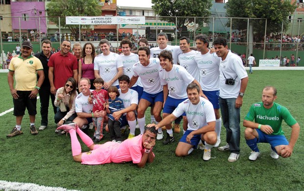 Famosos em futebol beneficente (Foto: Orlano Oliveira/ Ag. News)