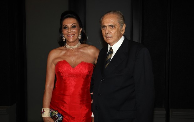 Beth Szafir e o marido no casamento de Emerson Fittipaldi (Foto: Manuela Scarpa / Foto Rio News)
