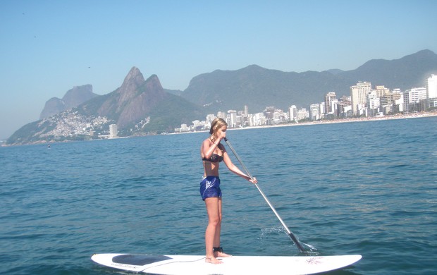 Yasmin Brunet stand up paddle (Foto: Yasmin Brunet/Divulgação)
