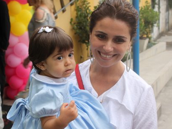 Giovanna Antonelli com a filha (Foto: Marcos Ferreira/Divulgação)