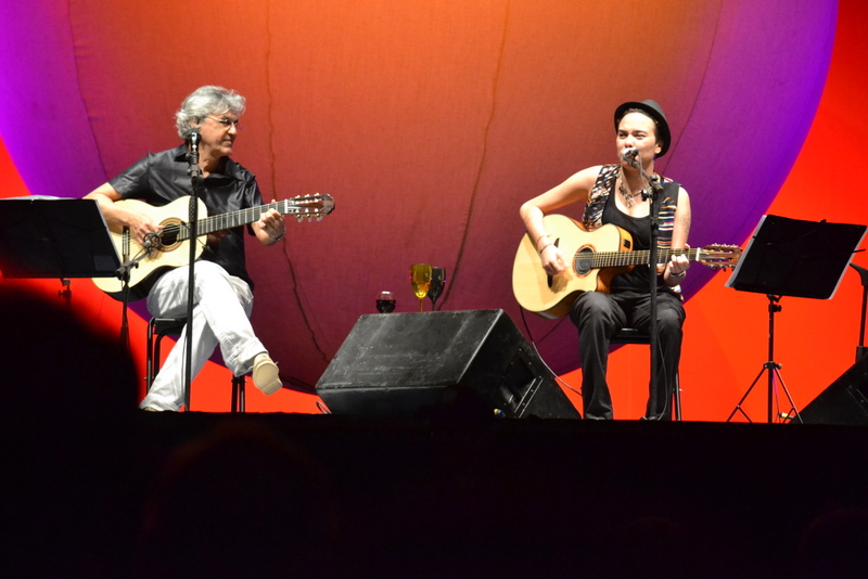 Em turnê no Recife com Maria Gadú, 'apadrinhada' pelo cantor 