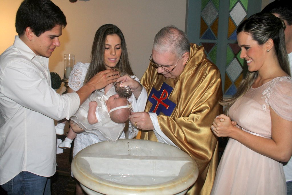 Maria Luiza é batizada