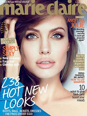 Angelina Jolie na capa da revista 'Marie Claire' de janeiro (Foto: Reprodução / Marie Claire)