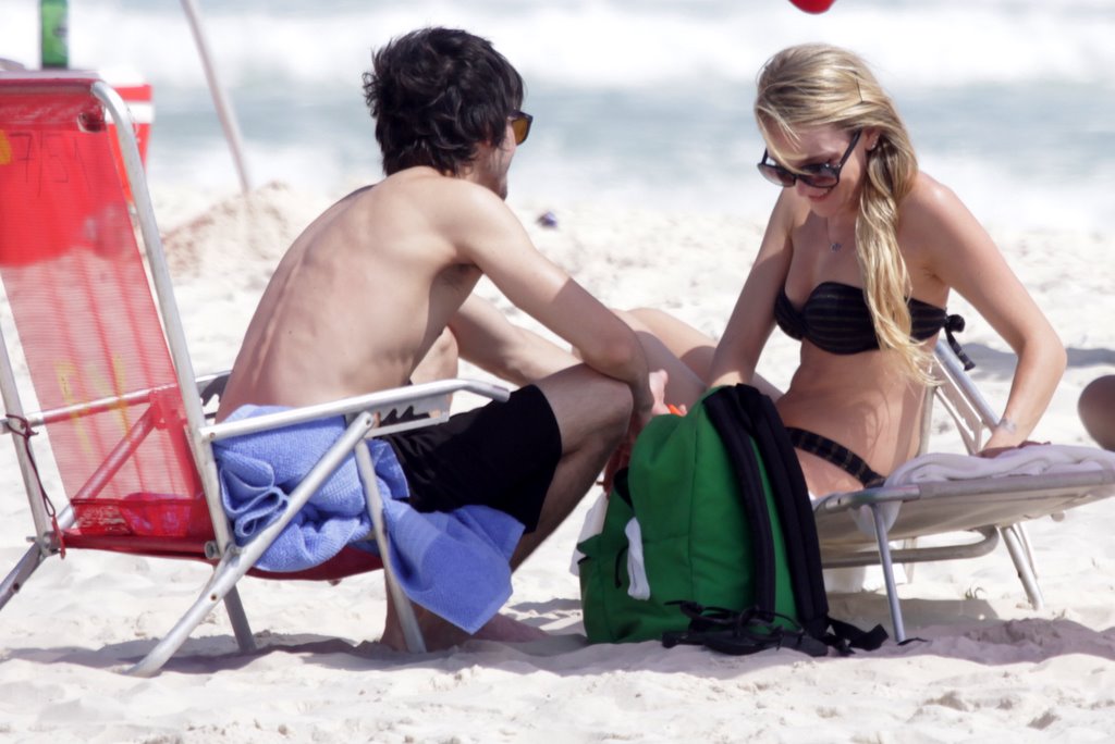 Fiuk e Natália curtiram a quarta-feira, 4, de sol no Rio na praia