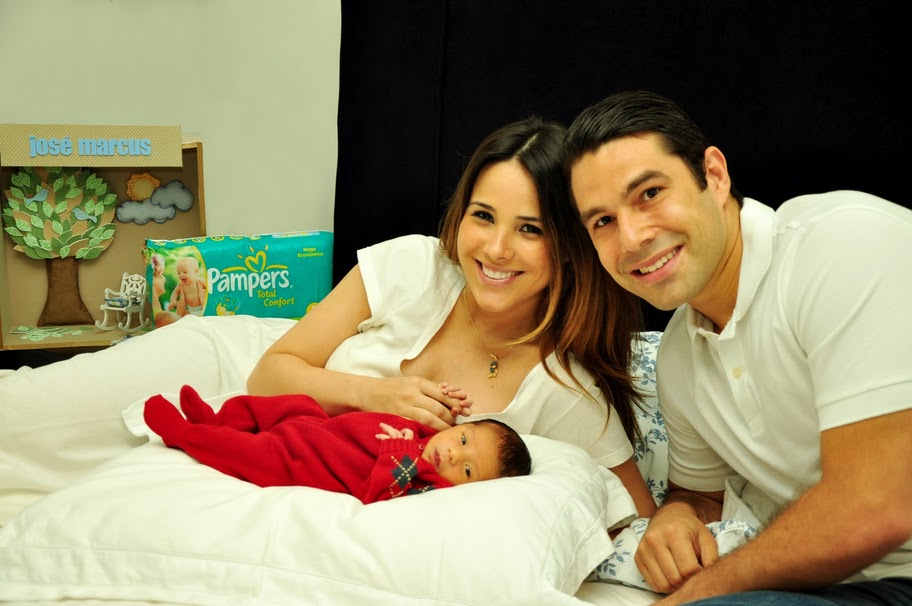 Está aí José Marcus, o filhinho de Wanessa Camargo e Marcus Buaiz! O casal topou divulgar fotos mediante uma condição: a doação de 150 mil reais de uma marca de fraldas para o Unicef.