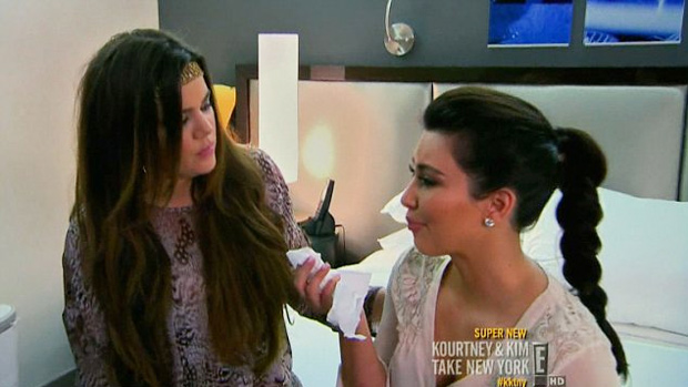 Kim Kardashian e Kourtney (Foto: Reprodução)
