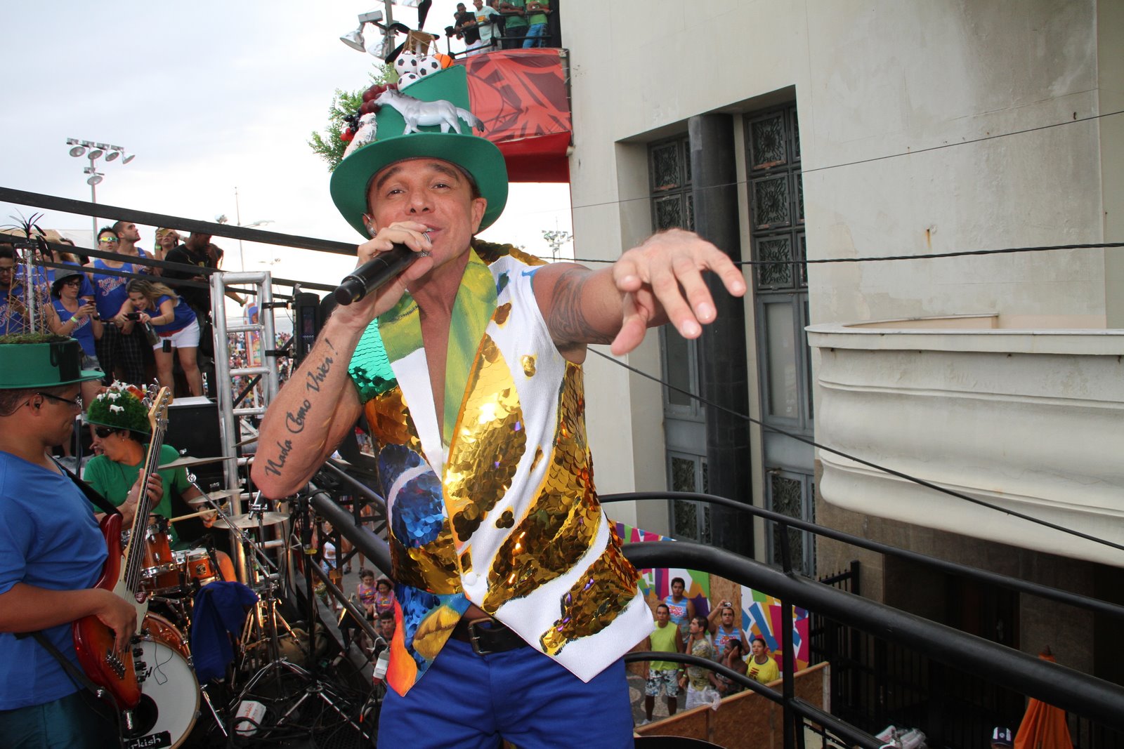 Netinho abre o carnaval de Salvador, nesta quinta, 16