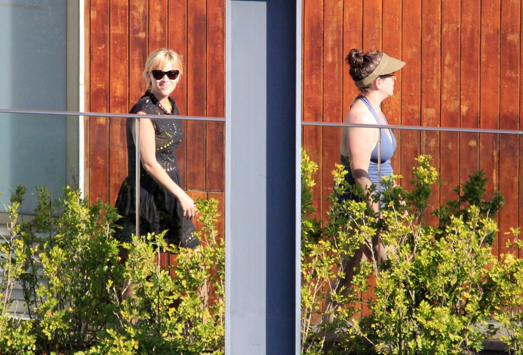 Reese Witherspoon passou a tarde de sexta na piscina do hotel Fasano, no Rio