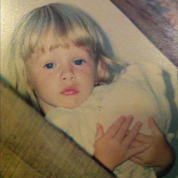 Fiorella Mattheis quando era criança (Foto: Twitter/ Reprodução)