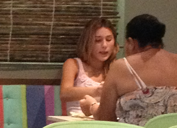 Sasha almoça em restaurante na Barra, no Rio (Foto: EGO)