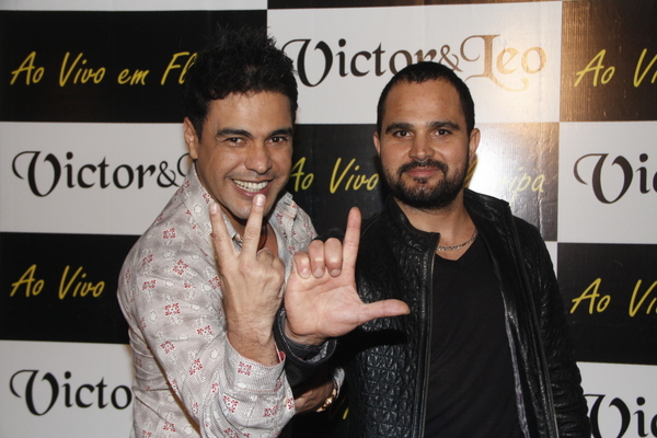 Zezé Di Camargo e Luciano na gravação de DVD da dupla Victor e Leo em Florianópolis (Foto: Milene Cardoso e Amauri Nehn/ Ag. News)