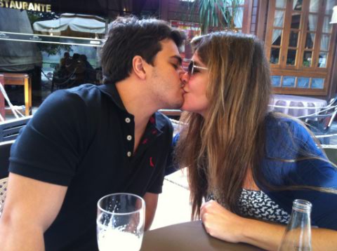 Cristiana Oliveira com o namorado, o cirurgião dentista Lucyan Rezende, em Goiânia (Foto: Divulgação)