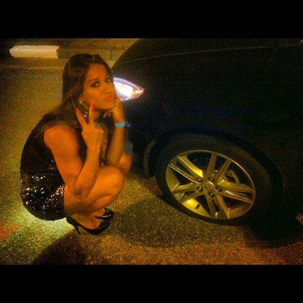 Mayra Cardi com o pneu furado (Foto: Reprodução/Twitter)