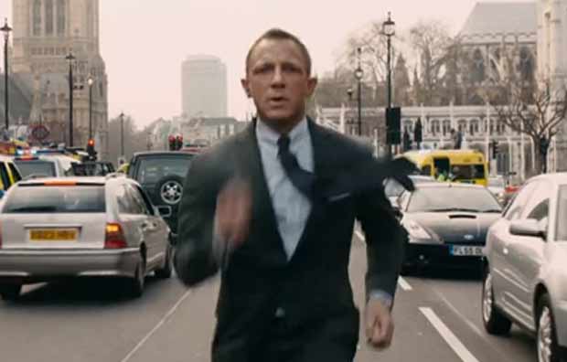 Daniel Craig como o agente James Bond (Foto: Reprodução/YouTube)