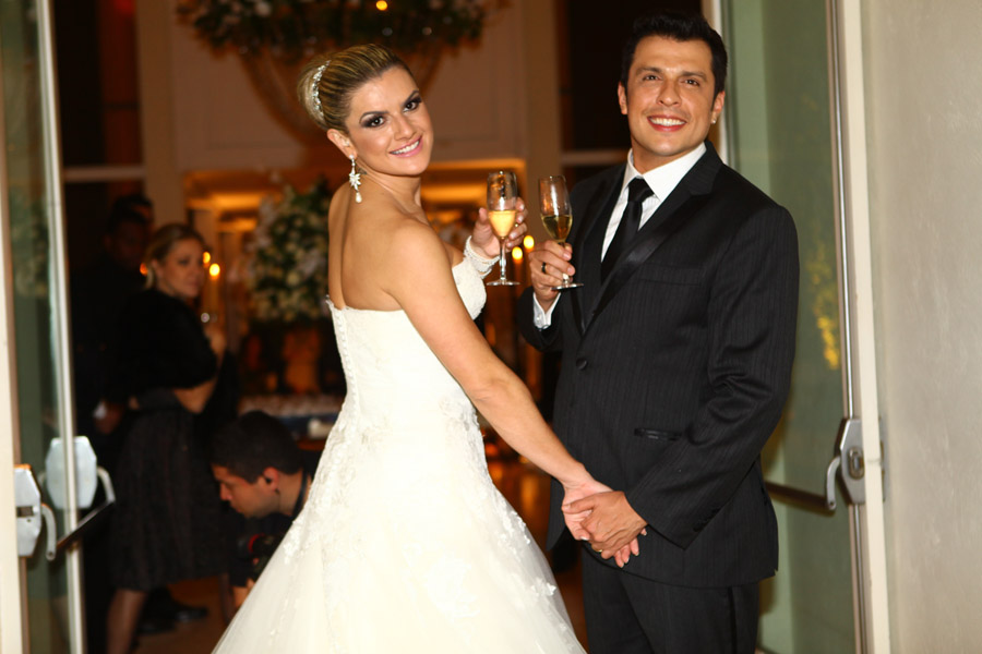 Mirella Santos e Ceará se casaram com um festão em São Paulo no dia 1º.