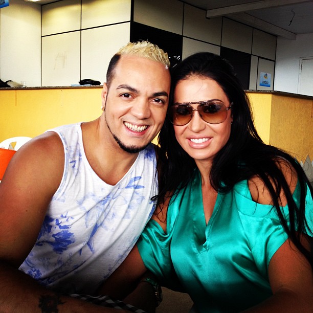 Belo e Gracyanne Barbosa (Foto: Reprodução/Twitter)
