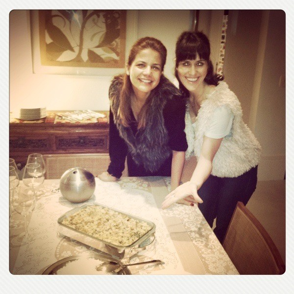 Nívea Stelmann e Fernanda Pontes em jantar na casa da primeira (Foto: Reprodução / Twitter)