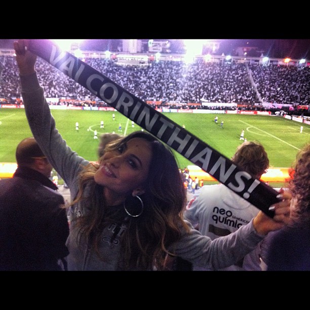 Sabrina Sato comemora título do Corinthians na Libertadores (Foto: Twitter/ Reprodução)