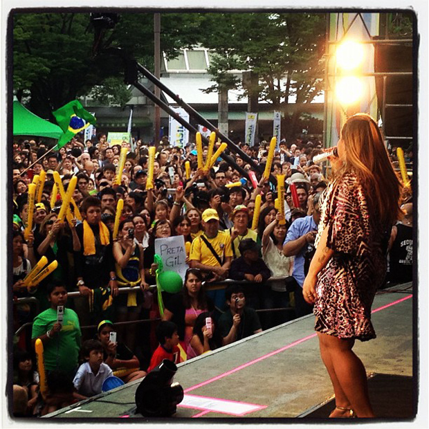 Preta Gil se apresenta no Brazilian Day em Tóquio, Japão (Foto: Instagram / Reprodução)