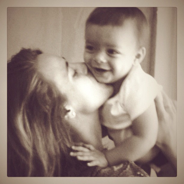 Juliana Silveira posta foto com o filho (Foto: Instagram / Reprodução)