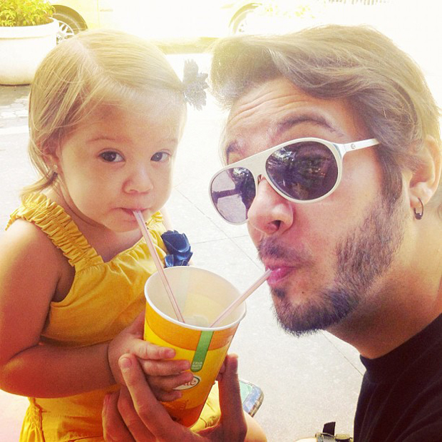 Max Porto e filha Luna (Foto: Instagram / Reprodução)
