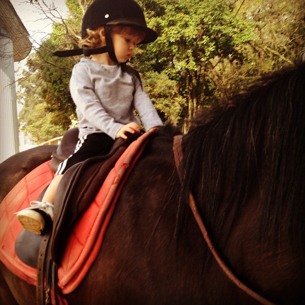 Vittorio anda a cavalo (Foto: Instagram)