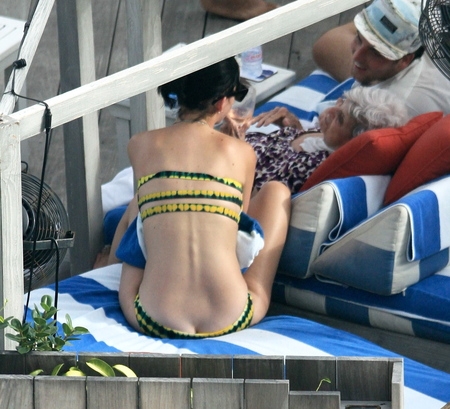 Katy Perry foi pega no flagra em Miami, antes de vir ao Brasil