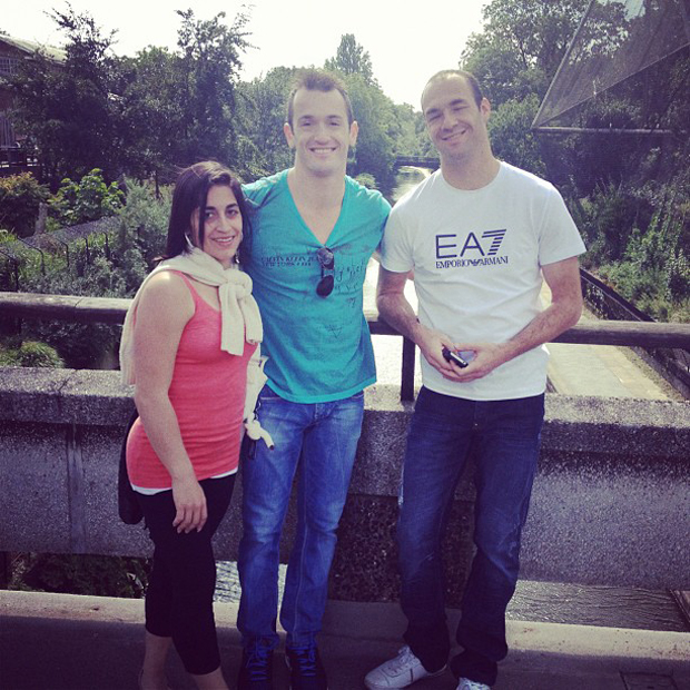 Diego Hypolito no zoológico de Londres com os irmãos (Foto: Instagram / Reprodução)