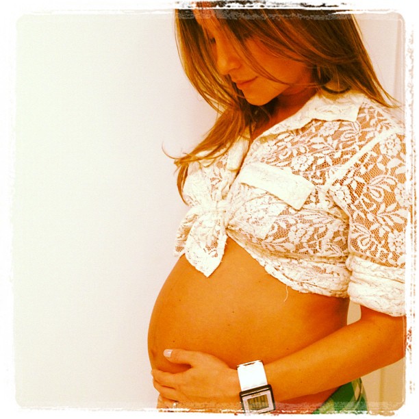 Claudia Leitte posta foto da barriga de grávida (Foto: Reprodução/Instagram)