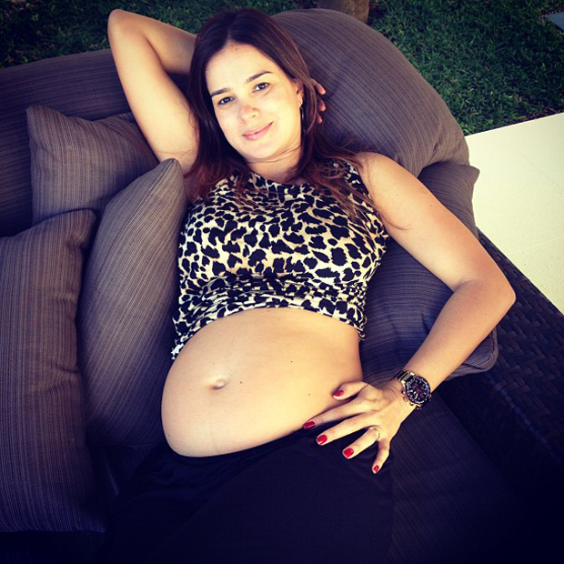 Vera Viel, mulher de Rodrigo Faro, mostrando barrigão de grávida (Foto: Instagram / Reprodução)