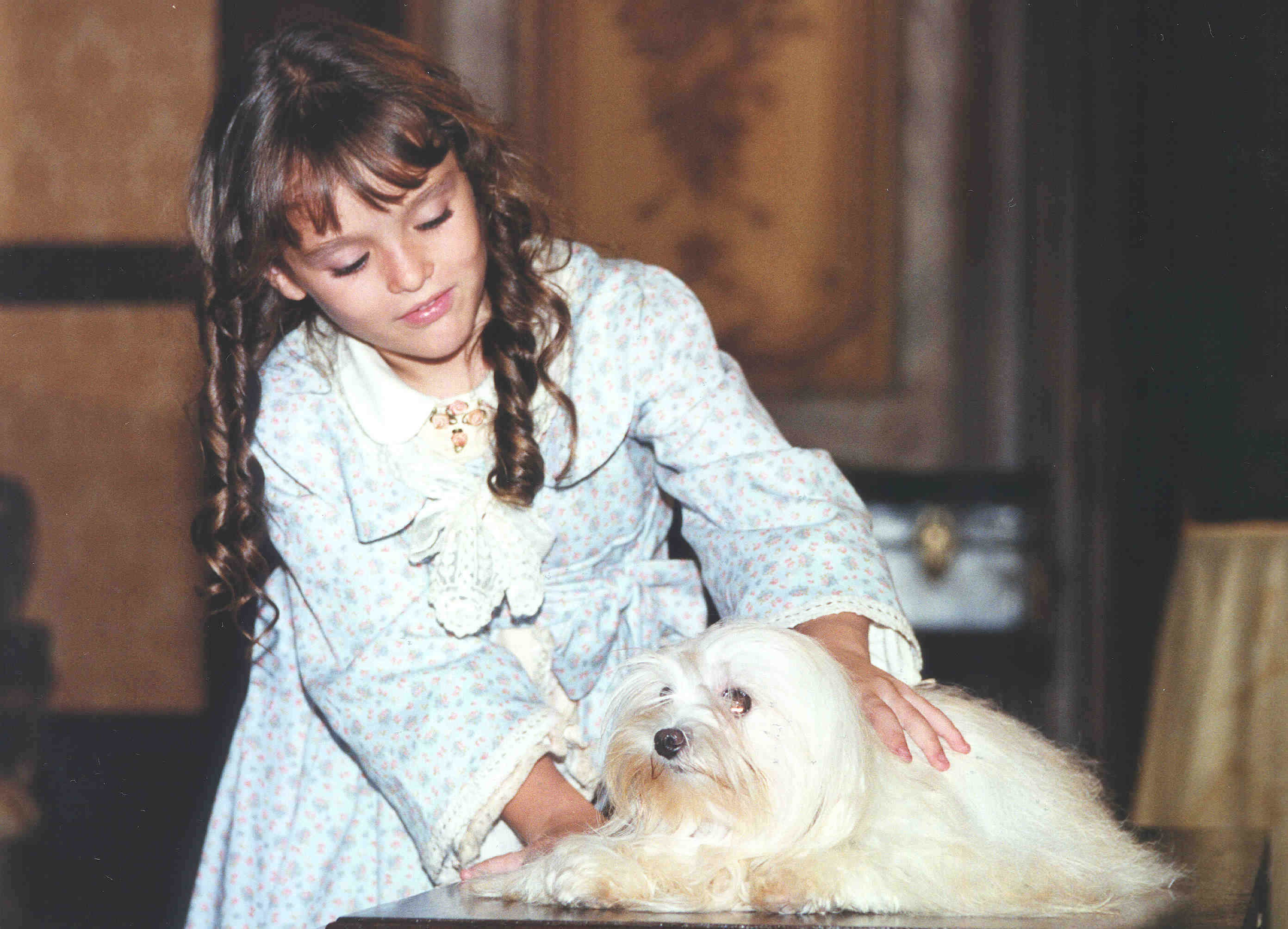 Em 2001, como a Rosicler de "Os Maias", Isabelle tinha apenas sete anos e usava franjinha e cachos