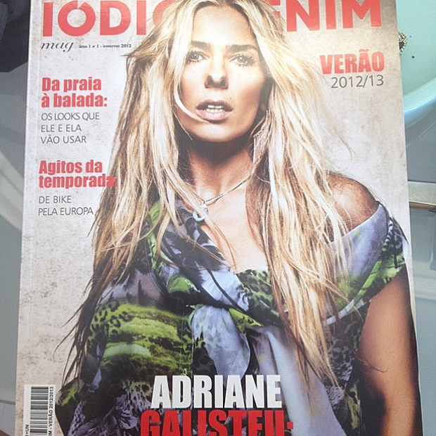 Adriane Galisteu na capa da revista 'Lodice Denim' verão 2012/13  (Foto: Instagram / Reprodução)
