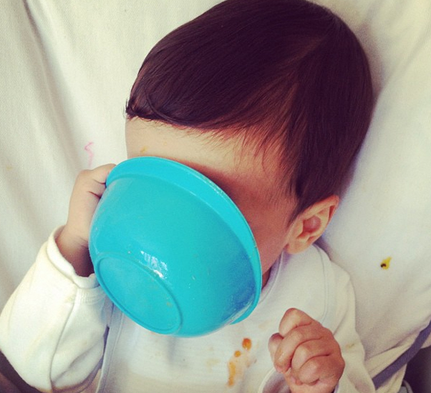 Isabella Fiorentino posta foto de filho comendo papinha (Foto: Instagram / Reprodução)