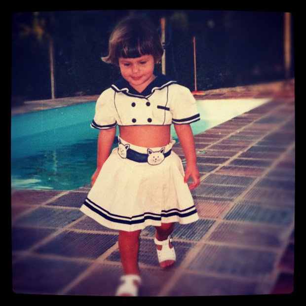 Carol Francischini posta foto de quando era criança (Foto: Instagram / Reprodução)
