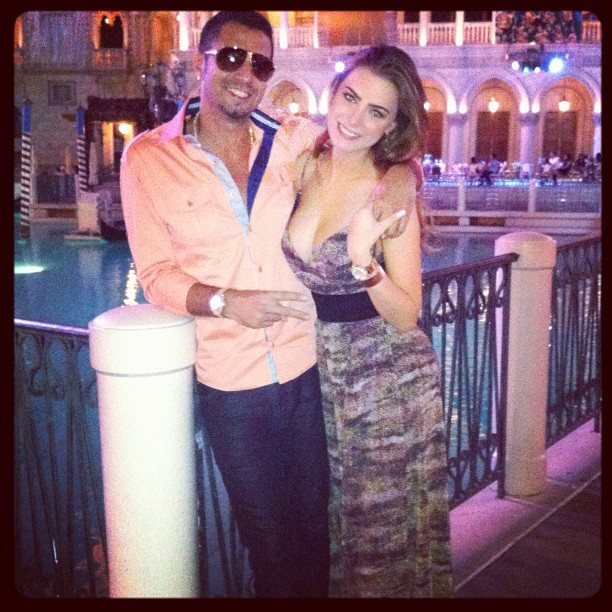 Latino com a namorada Rayanne Moraes em Las Vegas, nos Estados Unidos (Foto: Instagram/ Reprodução)