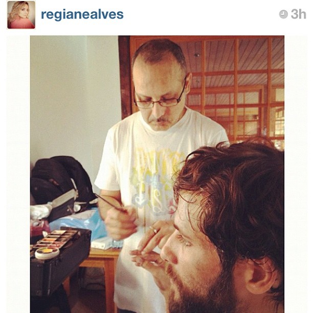 Bruno Gagliasso posta foto em que aparece fazendo as unhas (Foto: Reprodução/Instagram)