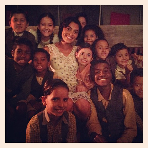 Juliana Paes posta foto com elenco de 'Gabriela' (Foto: Instagram / Reprodução)