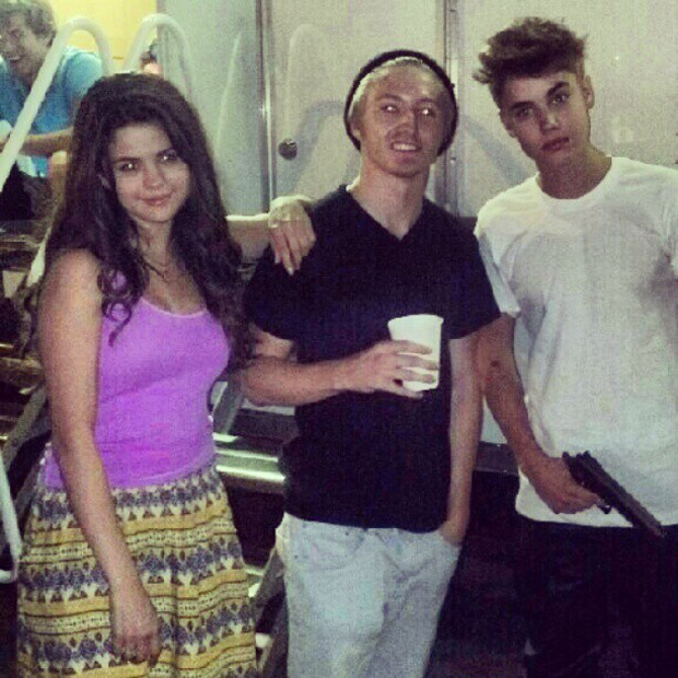 Justin Bieber e Selena Gomez (Foto: Twitter / Reprodução)