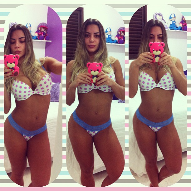 Graciella Carvalho, do ‘Malícia’, posa de calcinha e sutiã (Foto: Instagram/ Reprodução)