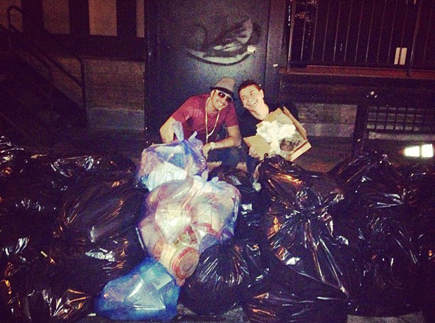David Brazil e Latino em lixão em NY (Foto: Instagram / Reprodução)