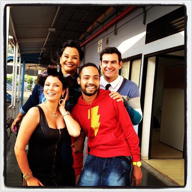 Bárbara Borges mostra bastidores de gravação com Solange Couto, Silvio Guindane e Thierry Figueira (Foto: Reprodução/Instagram)