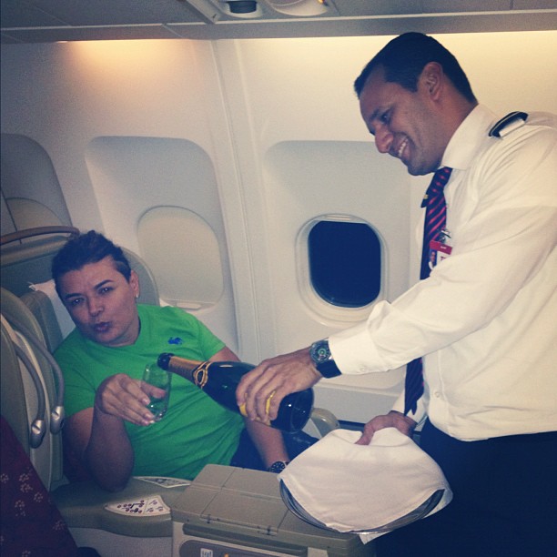 Davis Brazil tirando onda no avião (Foto: Reprodução/Instagram)