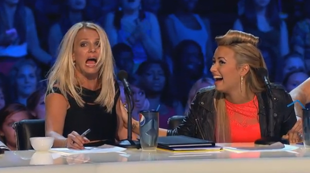 Britney Spears se assusta no 'The X Factor' (Foto: Reprodução)