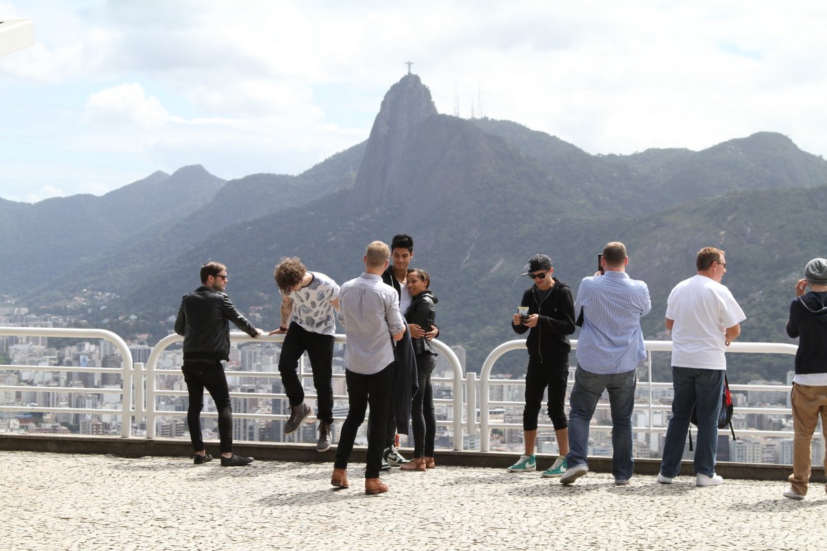 O grupo The Wanted curtiu um dia de turismo pelo Rio de Janeiro nesta quinta-feira, 27.