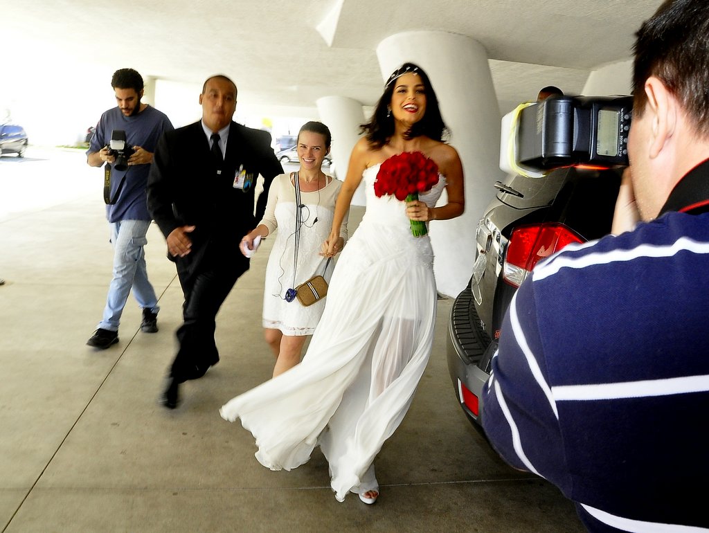 Emanuelle Araújo chegou com uma hora e meia de atraso ao seu casamento