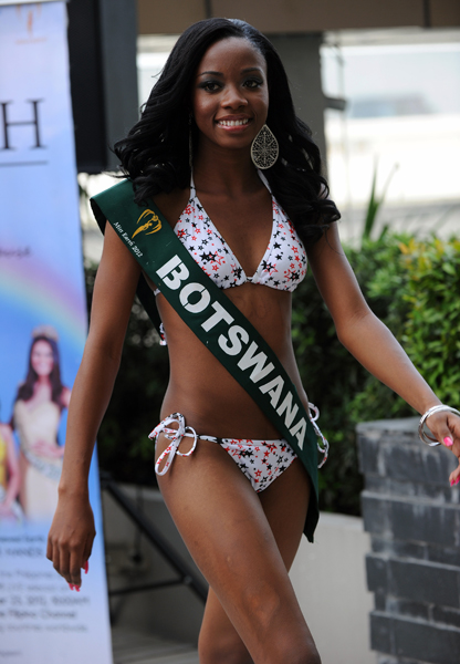 Miss Botswana desfila nesta terça-feira, 6, em Manila, nas Filipinas, na Ásia, onde acontece a grande final do concurso internacional de beleza Miss Terra 2012