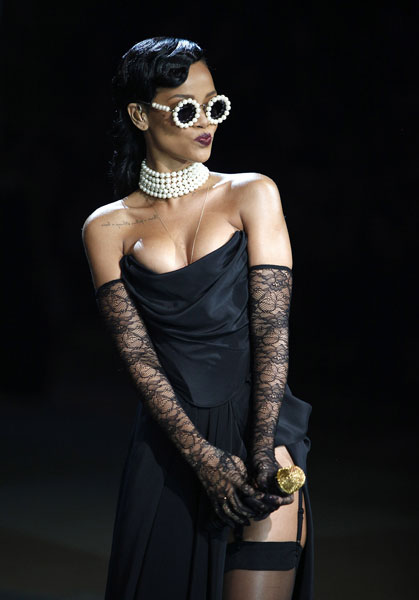 Rihanna no Victoria's Secret Fashion Show (Foto: Carlo Allegri/ Reuters)